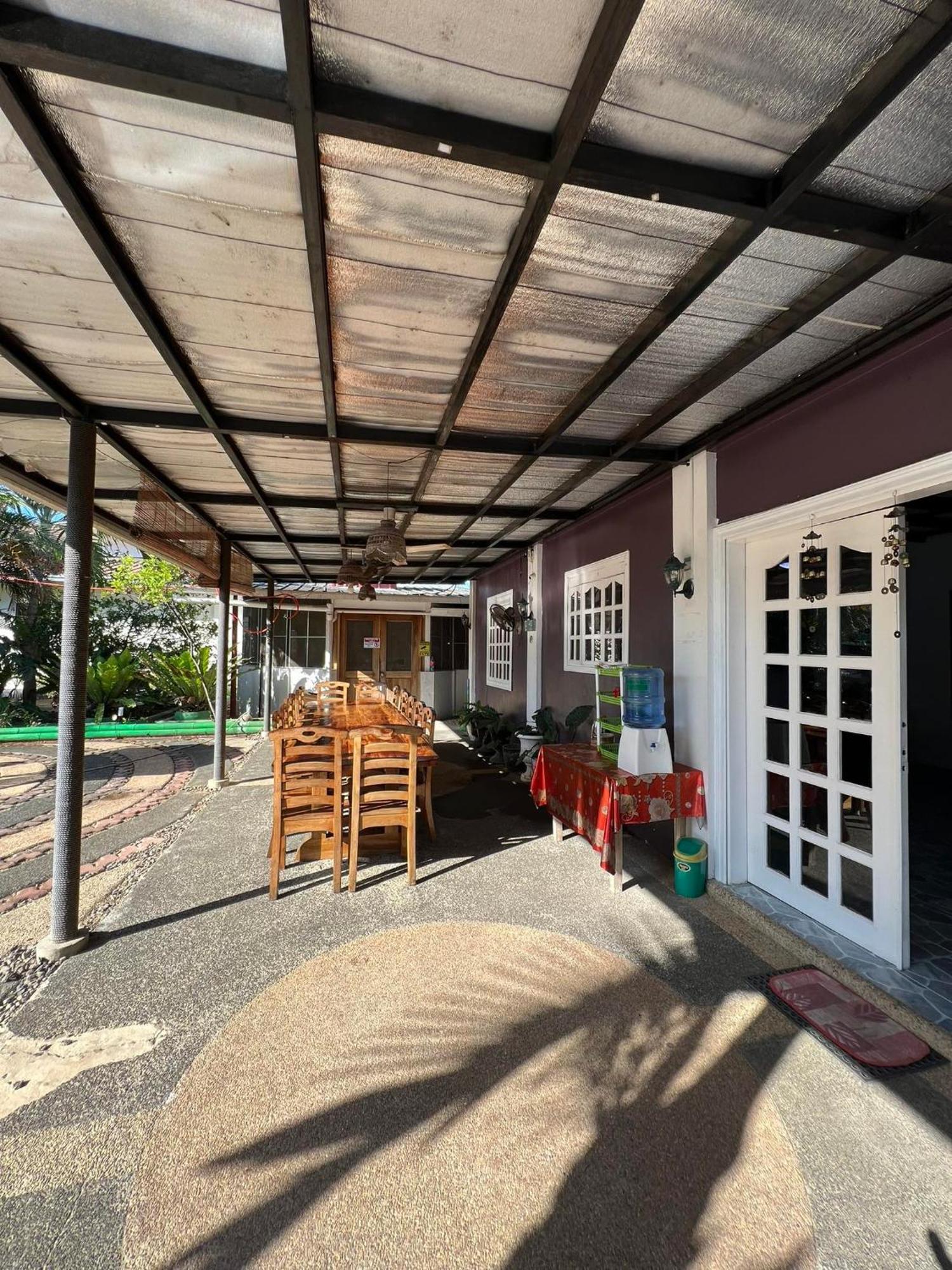 Ice Bear Bar & Tourist Inn Dauis Exterior photo